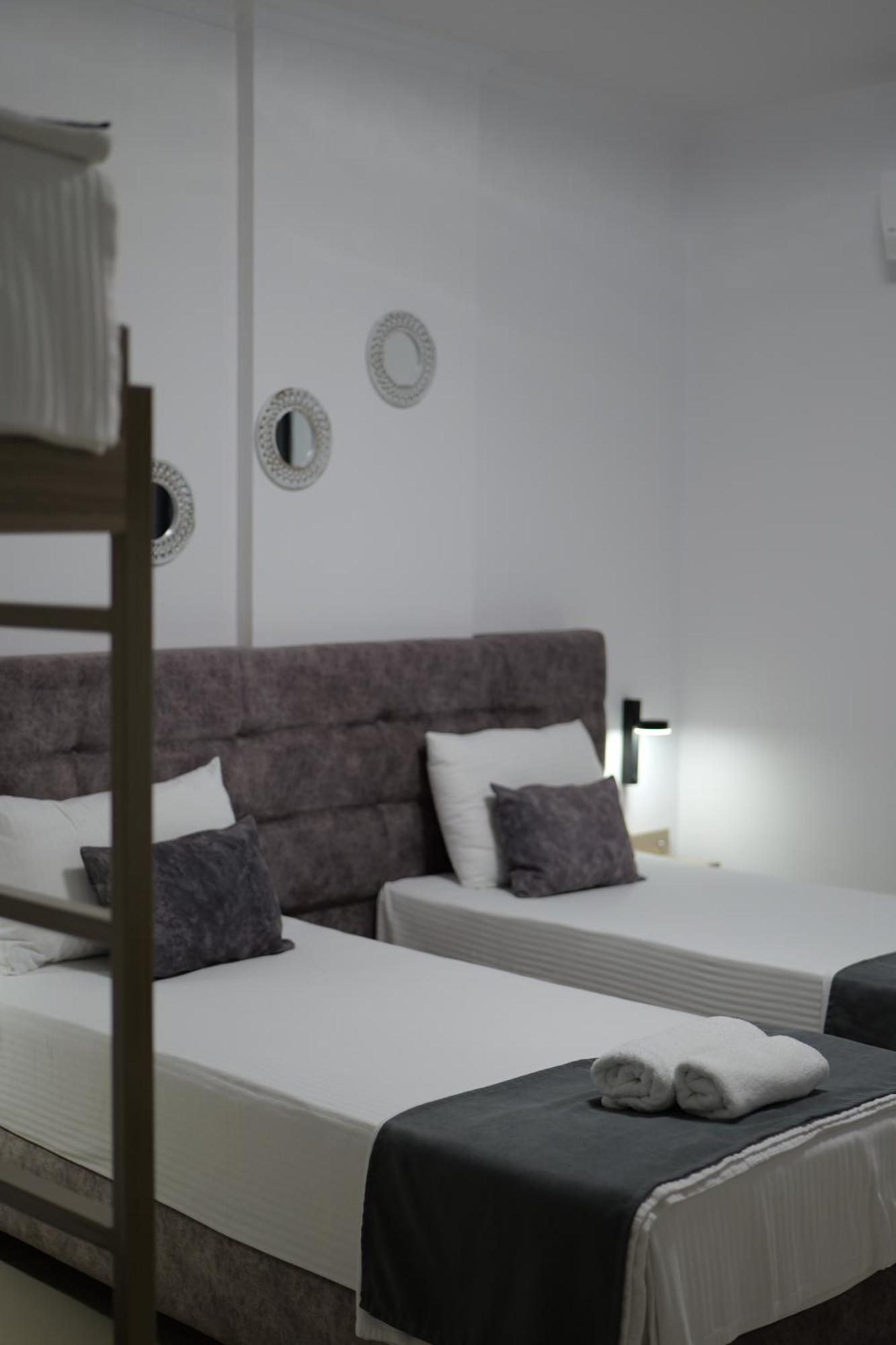 Hotel Abedini Sarandë Exterior foto